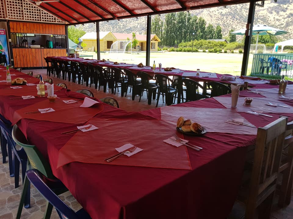 foto mesas decoradas evento corporativo